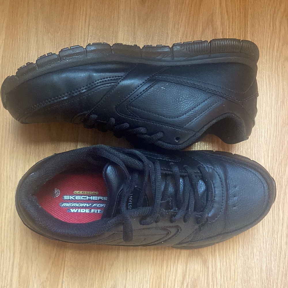 Non Slip Skechers Work shoes. Black . Women's size 7.5